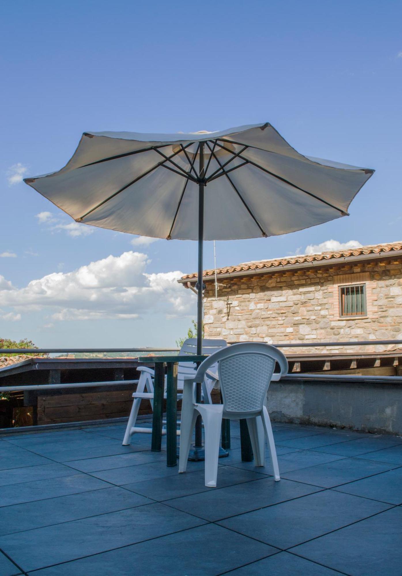 Locanda Della Rocca Сарнано Экстерьер фото